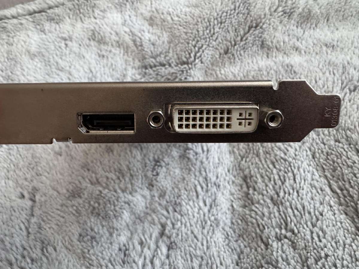 Radeon HD 6570 1гб/128bit - nuotraukos Nr. 3