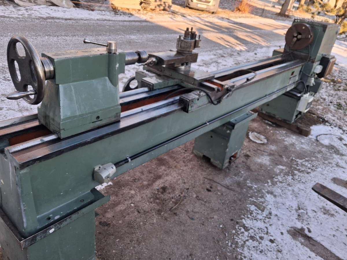 Metalo tekinimo staklės Erdmann 3000
