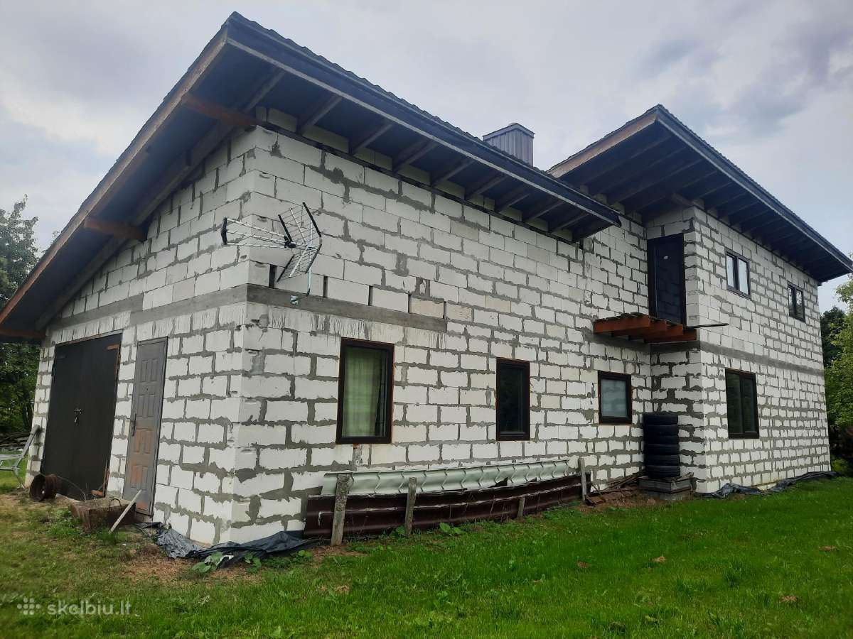 Parduodamas namas su vasarnamiu arba atskirai