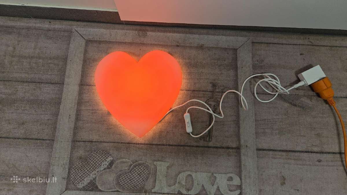 Sieninis LED šviestuvas