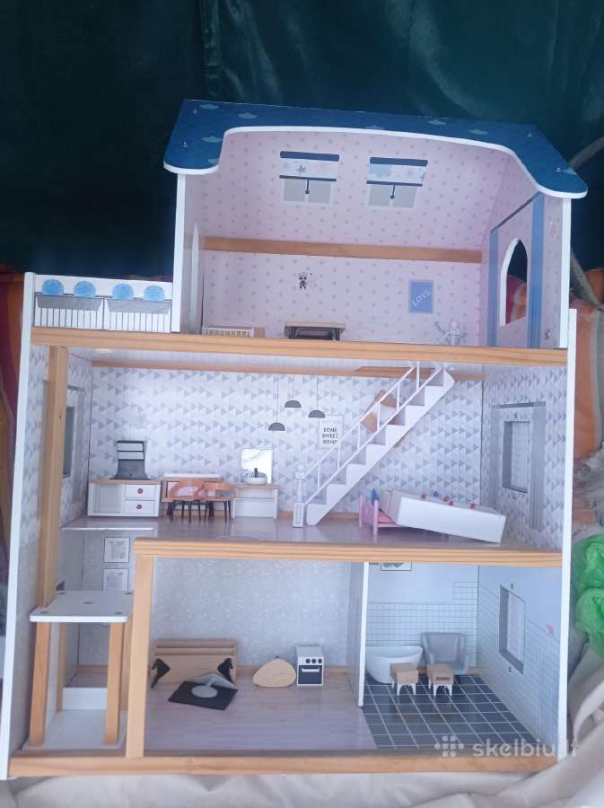 Didelis žaislinis namelis su baldais