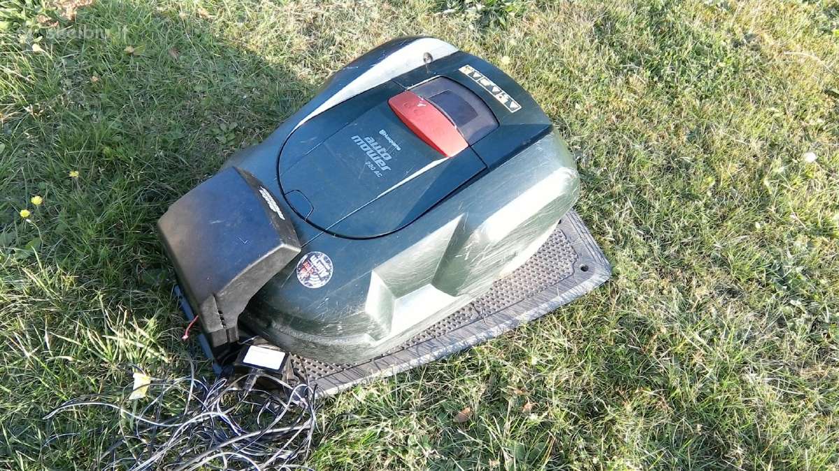 Husqvarna auto mower 220 ac