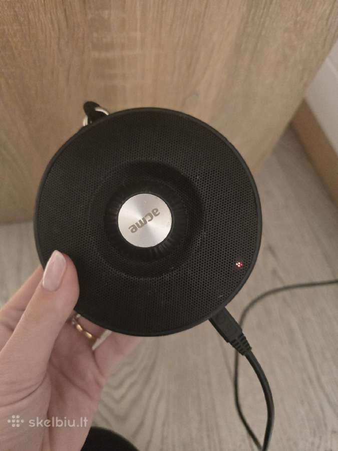 Nedidelė bluetooth kolonėlė