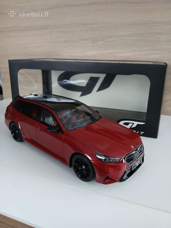 Bmw M5 touring G90 1:18