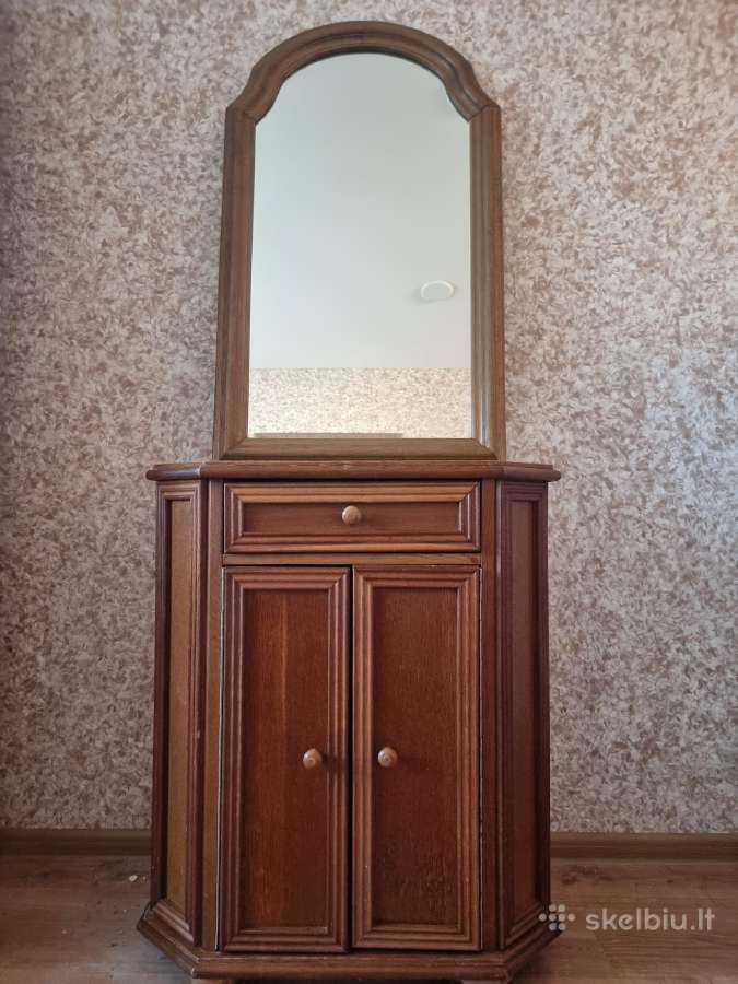Ąžuolinė spintelė + pakabinamas veidrodis