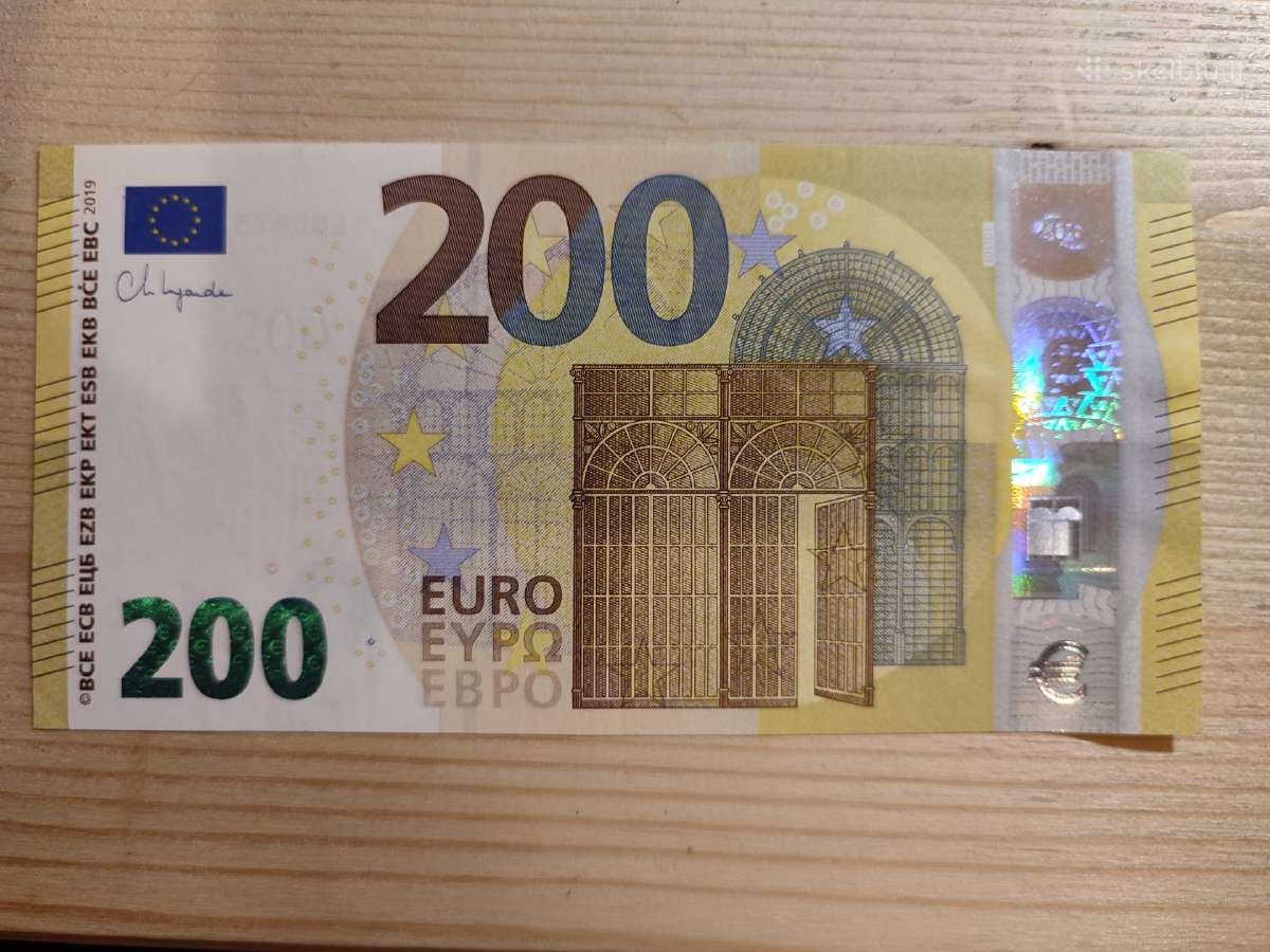 Parduodu 200 Eur