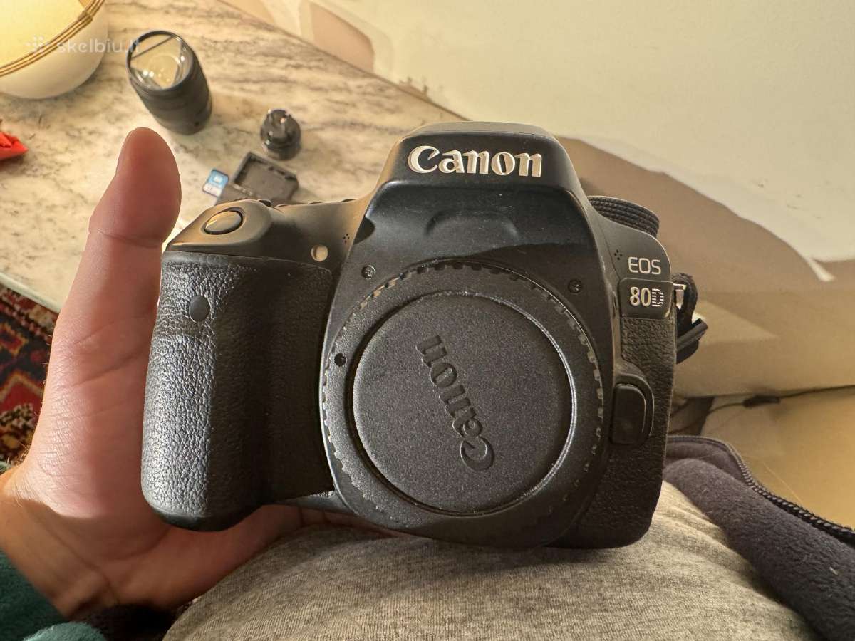 Canon 80d fotoaparatas + Efs 18-135 mm objektyvas