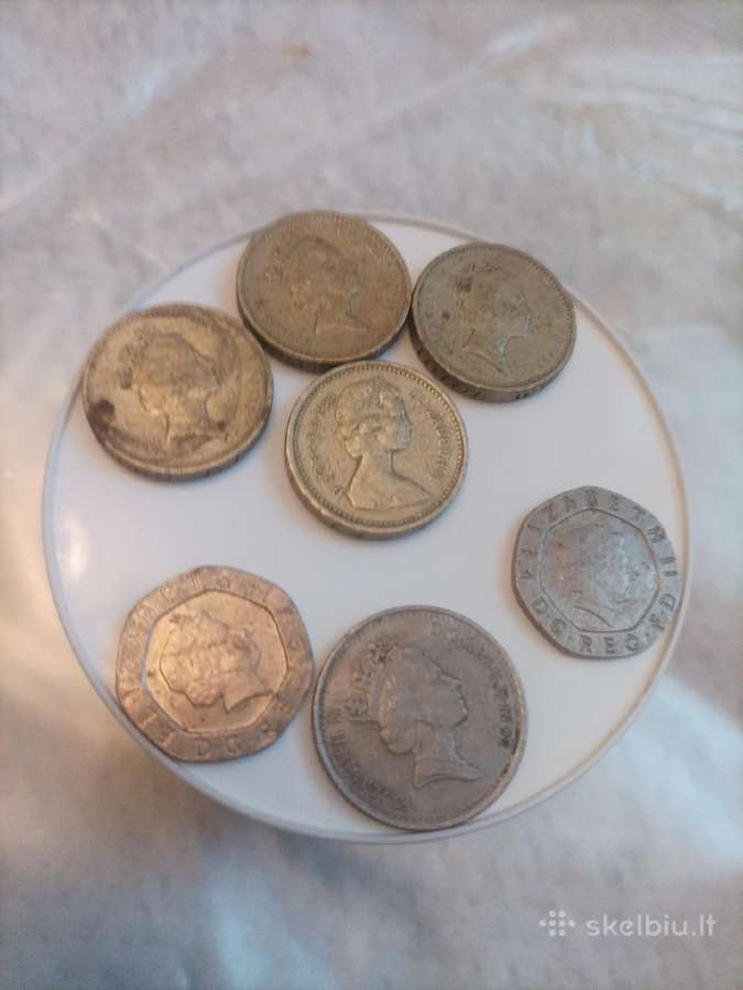 4,5 Britanijos svarai.