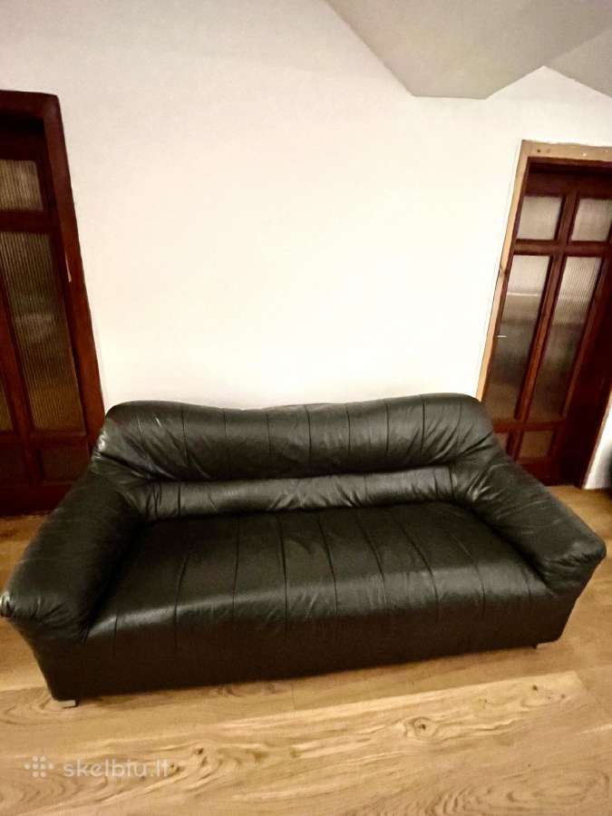 Parduodama natūralios odos sofa