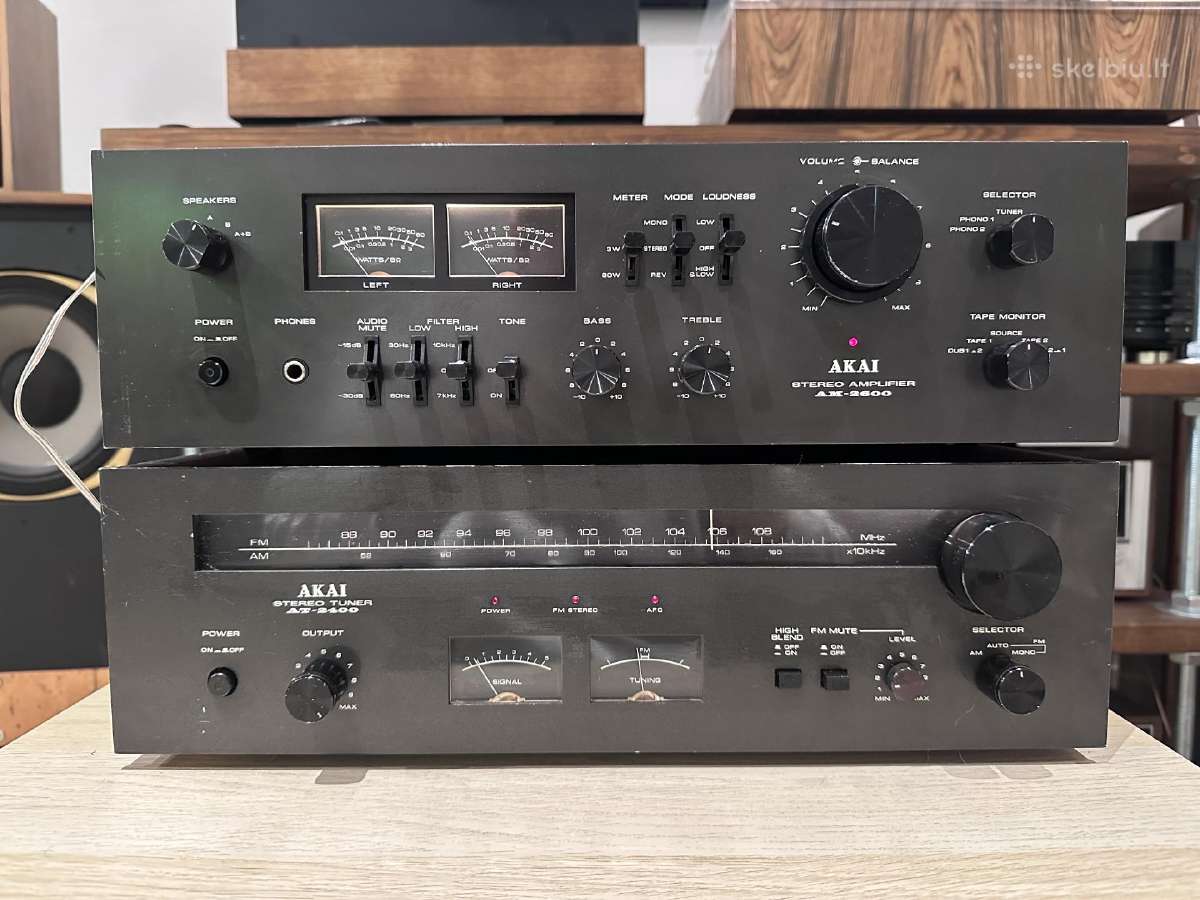 Stiprintuvas Akai Am-2600 ir tiuneris At-2400