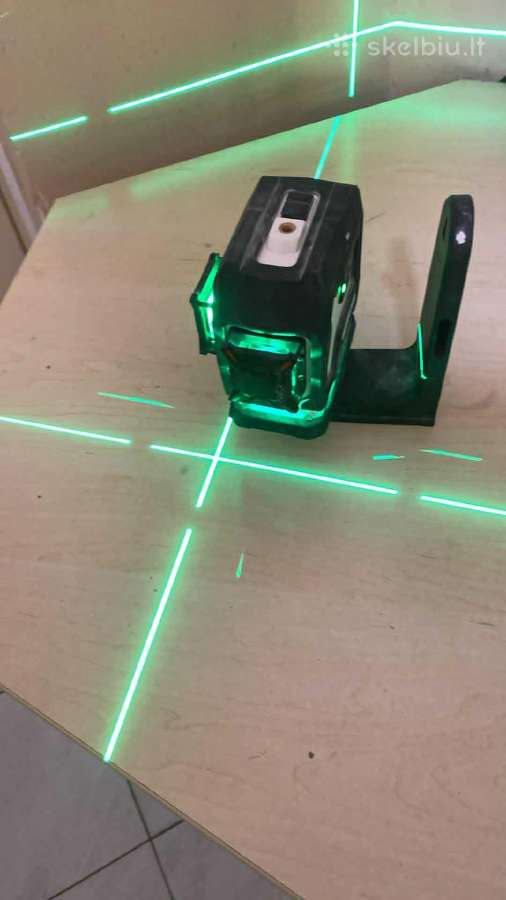 Parduodu kryzmini lazerini niuvelyra Kapro 933g