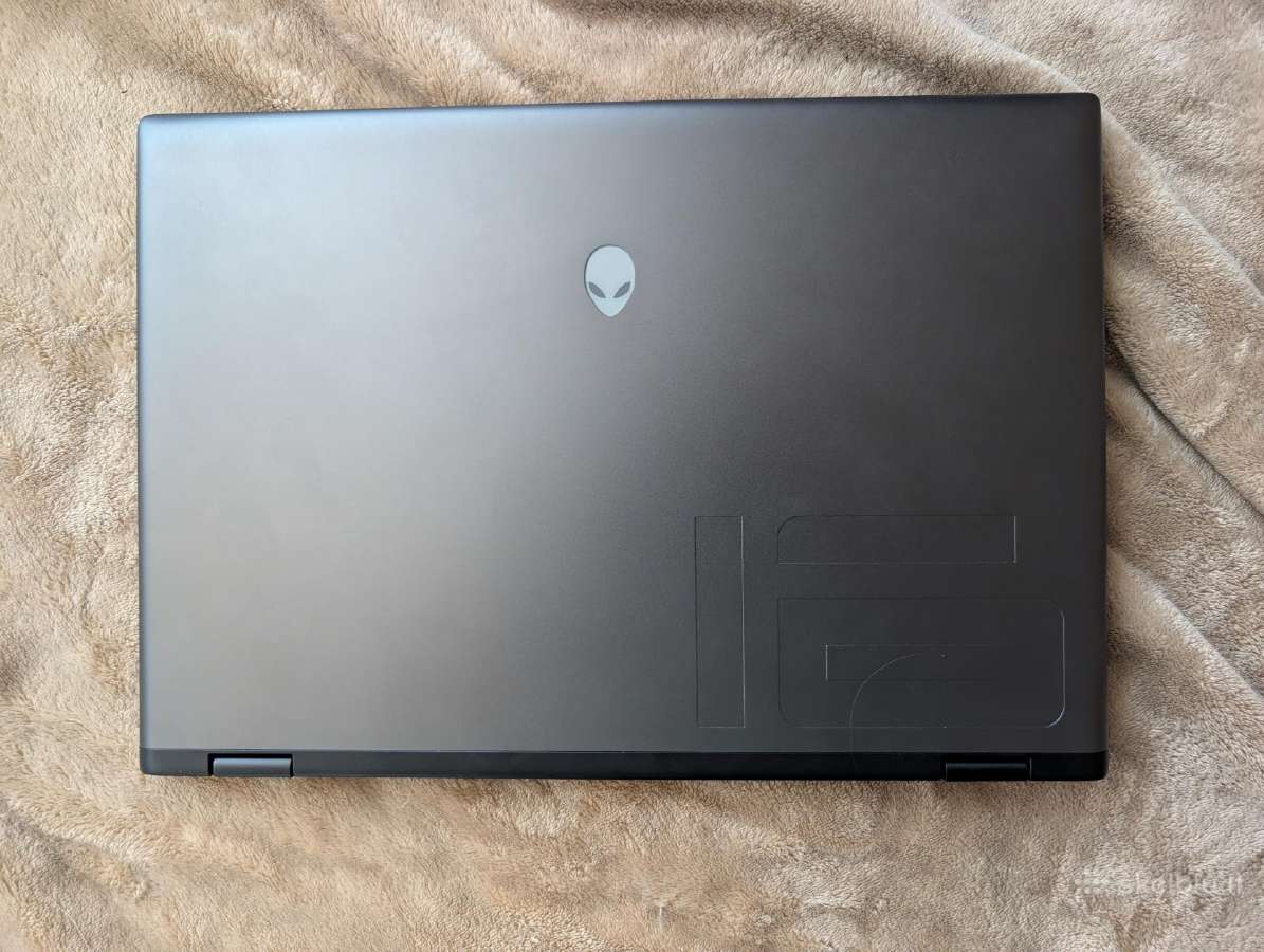 Dell Alienware M16 r2 Rtx 4070 - nuotraukos Nr. 6