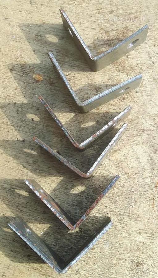Metaliniai kampai 6vnt