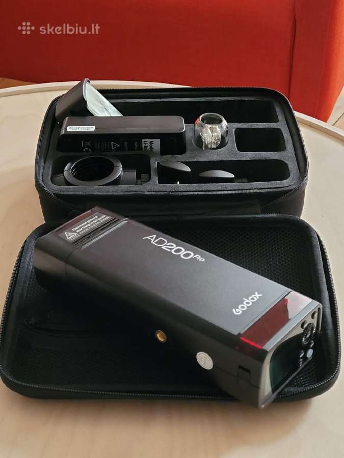 Parduodu fotoblykstę Godox Ad200 Pro