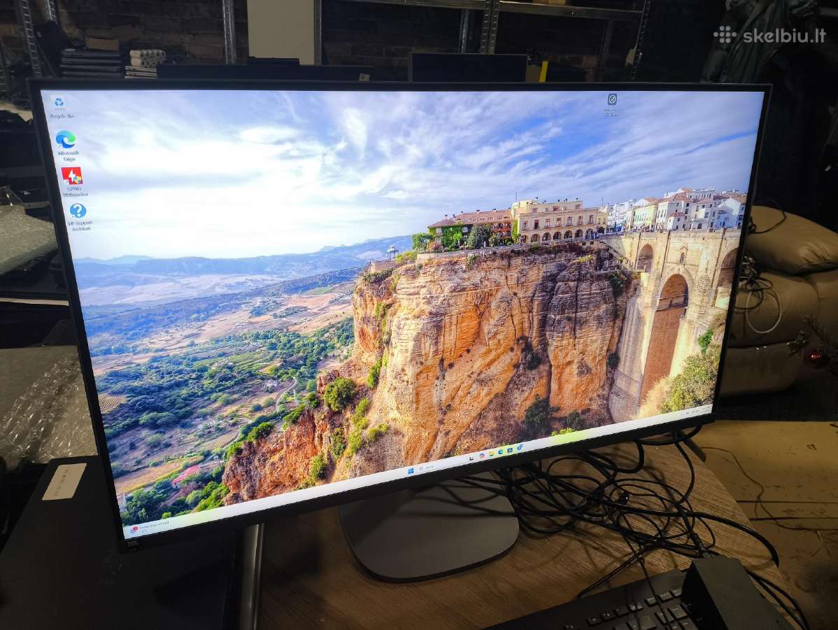 32" All in one 4k 550 Nit Ultra 7 155h 32gb 1tb