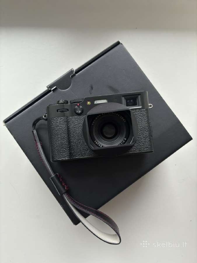 Fujifilm x100v