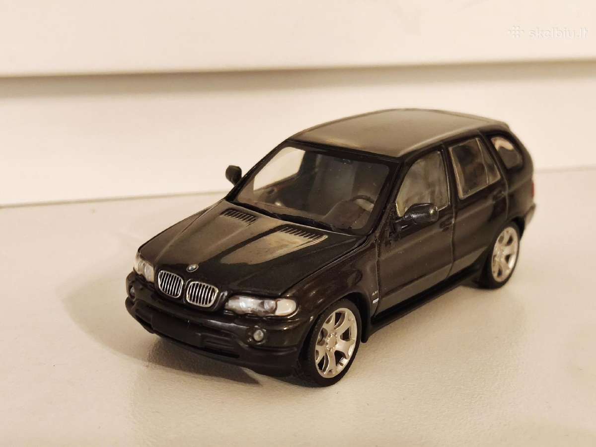 1:43 Bmw x5 e53 minichamps