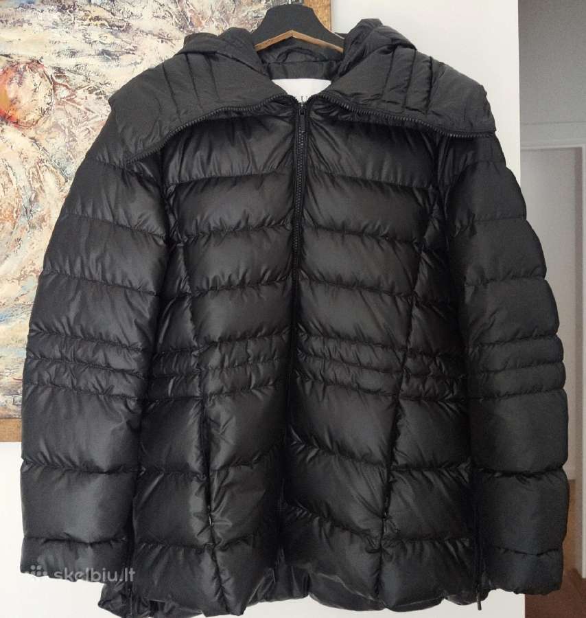 Nauja "iblues" juoda pūkinė moteriška striukė