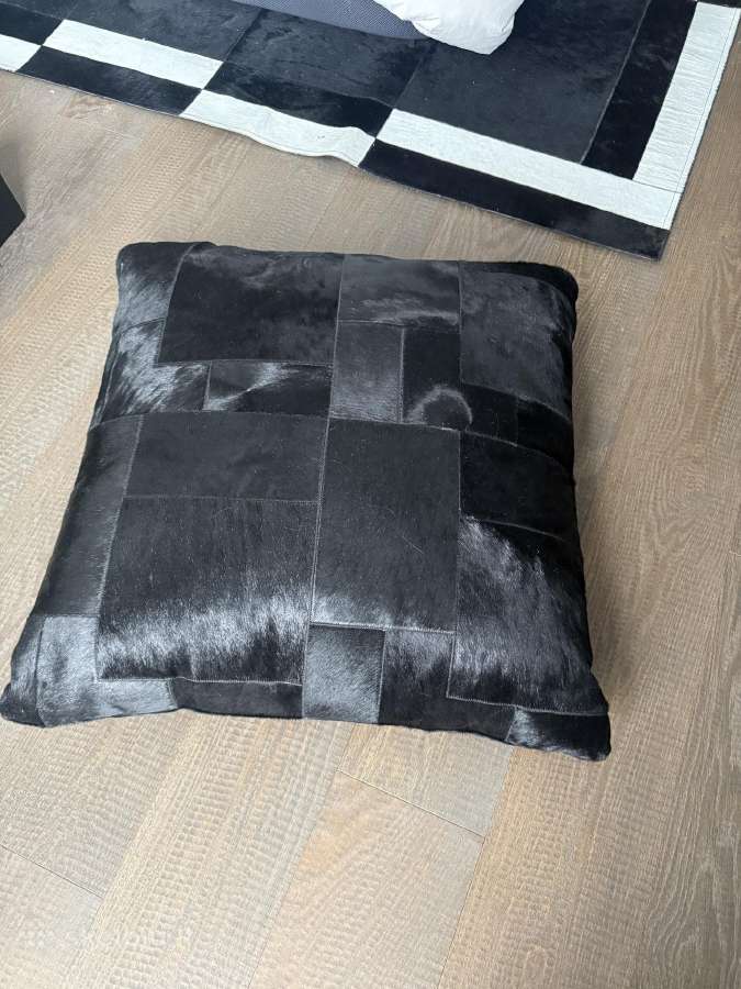 Didelė pagalvė- sedmaisis . Nijolė kailiai - nuotraukos Nr. 8