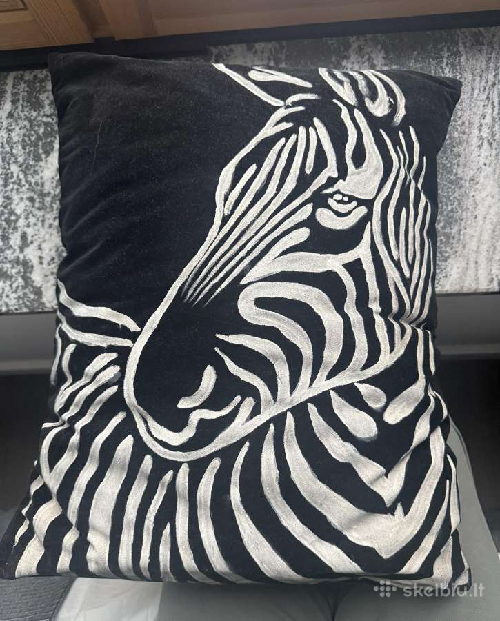 Zebra dekoratyvine pagalve - nuotraukos Nr. 2