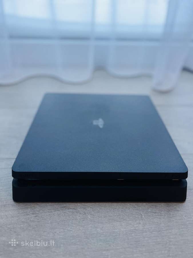 Parduodu playstation 4 slim 1tb