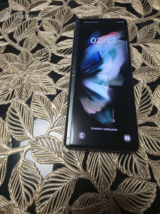 Samsung galaxy Z fold3 5G