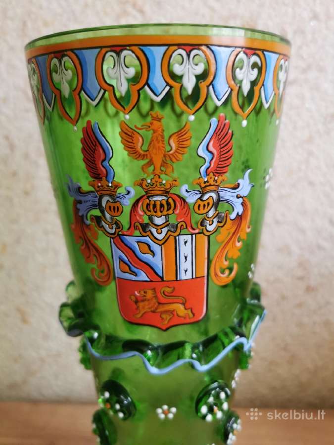 Žalio stiklo vazelė