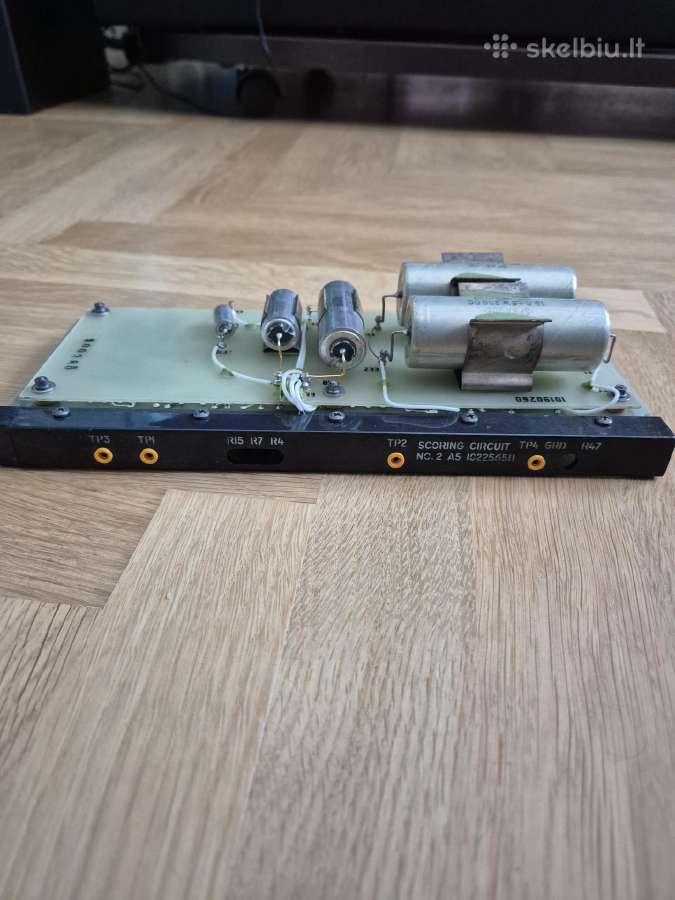 Vintažinės pramoninės / karinės elektronikos plokš