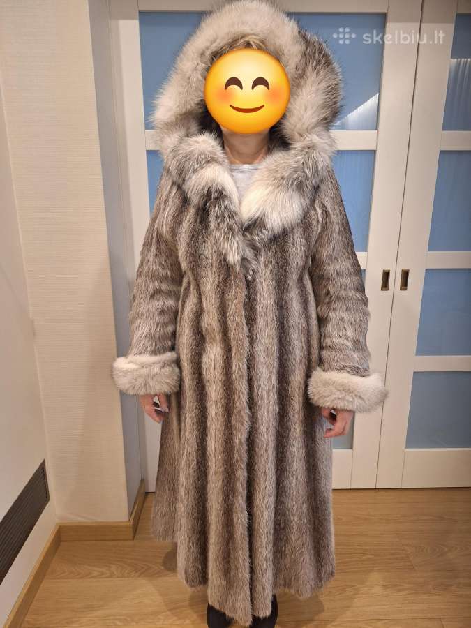 Ilgi kailiniai su gobtuvu