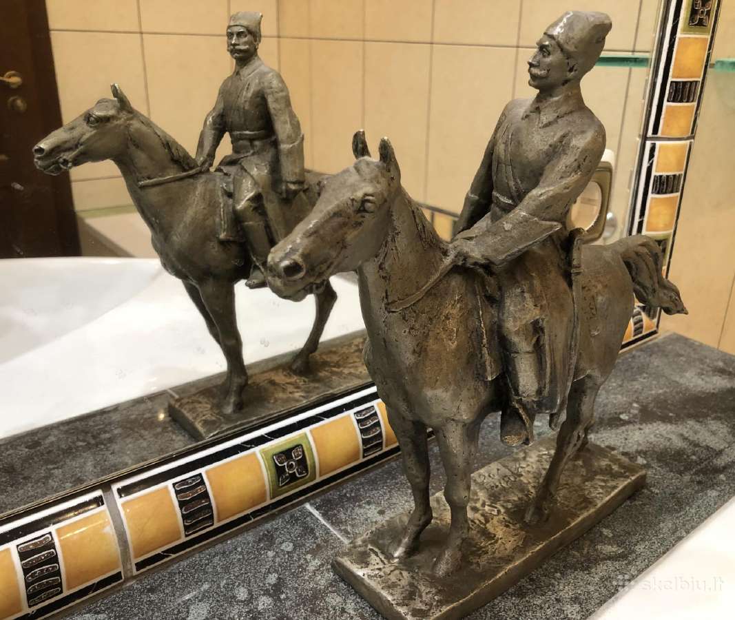 Statula raitelis ant žirgo - Budionnyj na kone