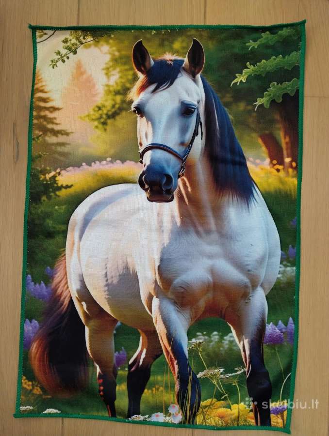Naujas rankšluostis su arklio vaizdu