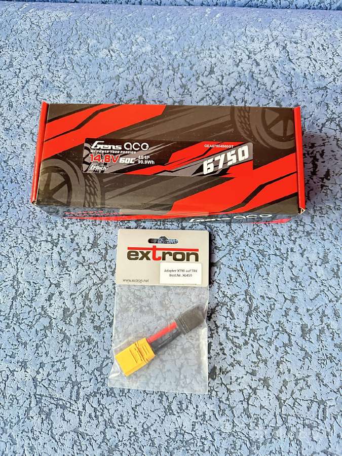6750 mah ( 14,8 V), 4S, 60 C, Gens Lipo.