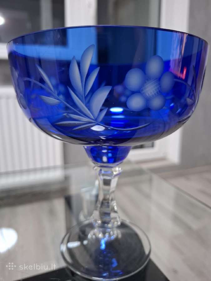 Raižyto stiklo sausaininė/saldaininė