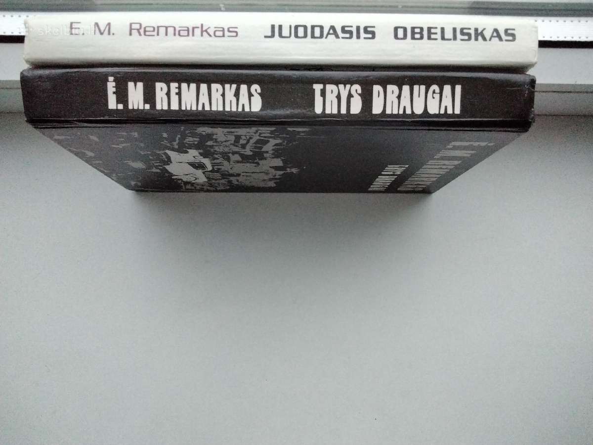 E. M. Remarkas. Trys draugai. Juodasis obeliskas - nuotraukos Nr. 2