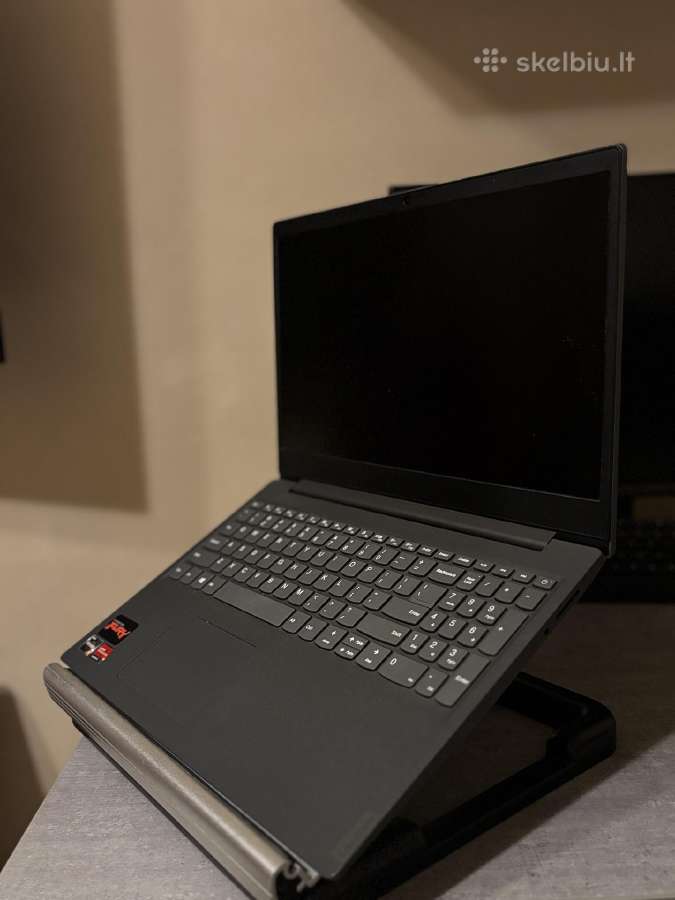 Lenovo V15 Ada