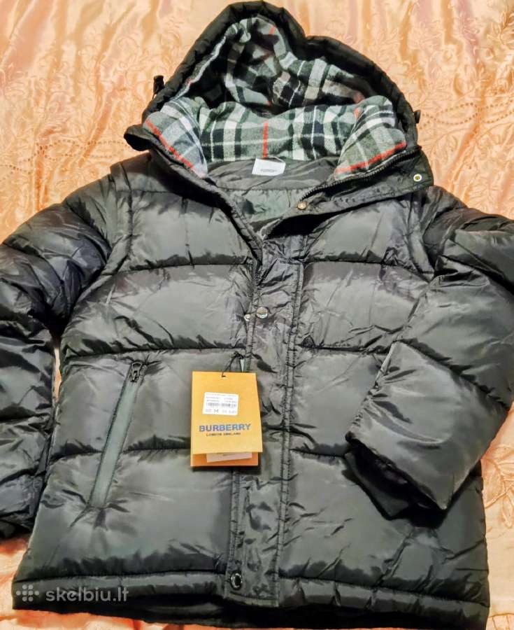 Parduodama nauja Burberry striukė M dydis