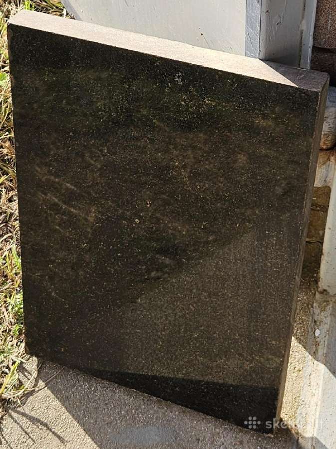 Plokštės iš Granito 50x35x4cm. 2vnt