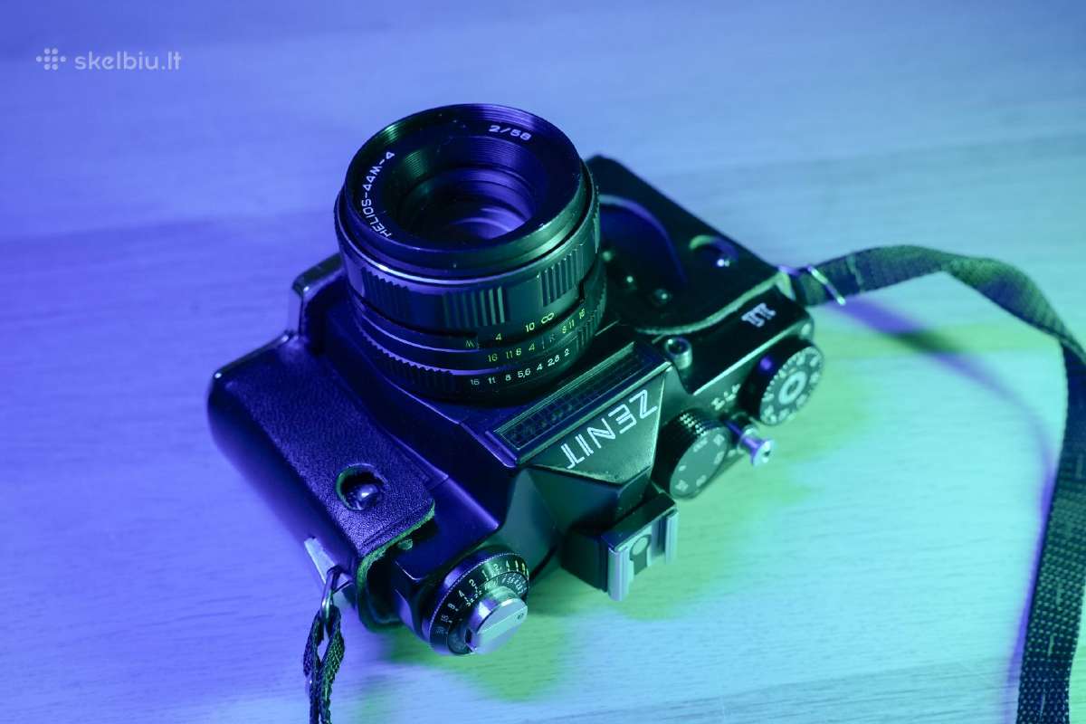 Zenit-11 su dėklu