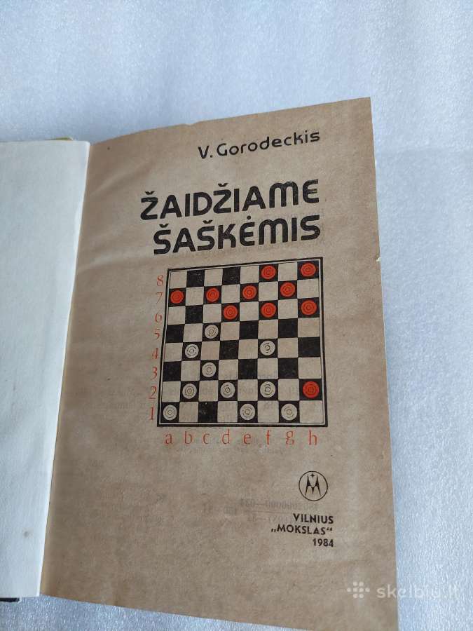 Žaidžiame šaškėmis - nuotraukos Nr. 2