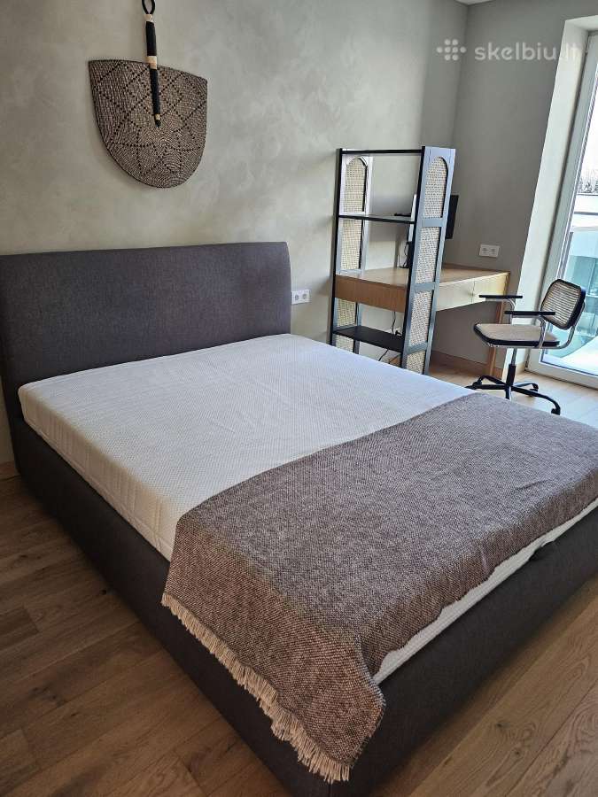 Parduodama Lonas miegamojo lova 160x200