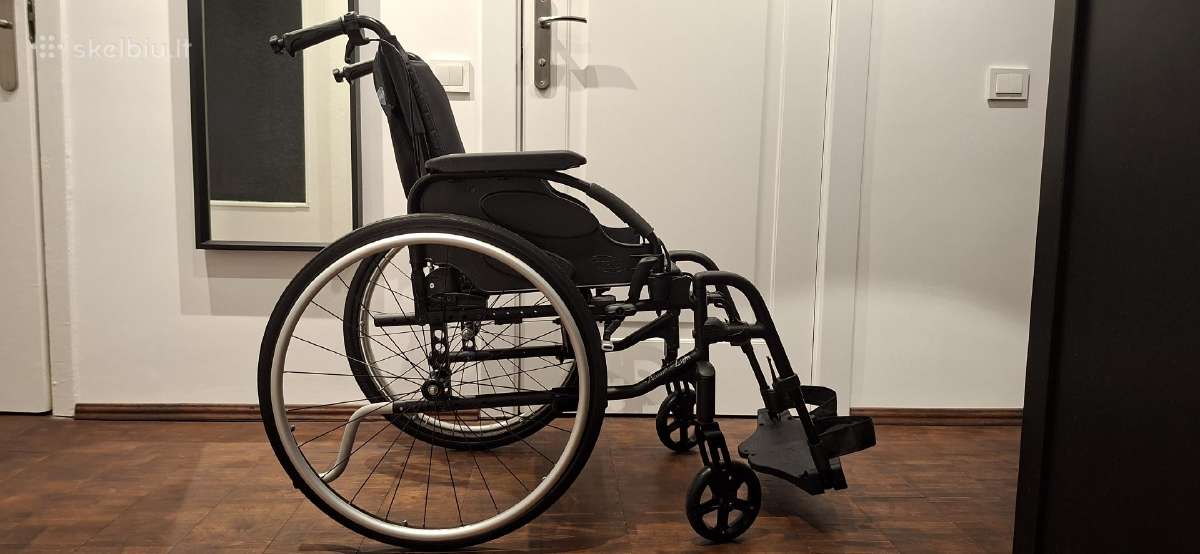 Invacare universalaus tipo neįgaliojo vežimėlis