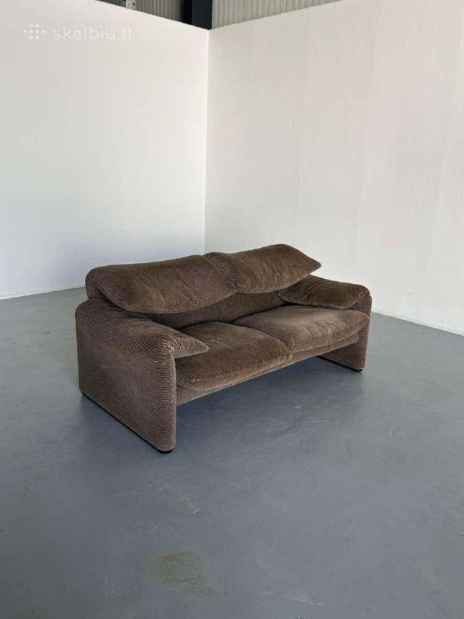 Vico Magistretti Maralunga sofa Cassina, Italija