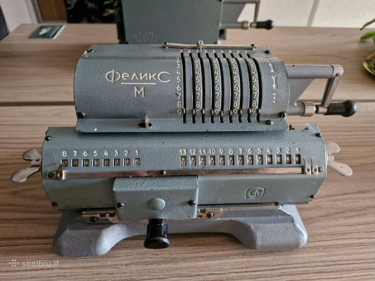 Senovinė sovietinė skaičiavimo mašina Feliks M