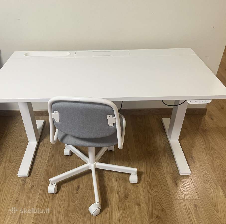 Ikea pakeliamas stalas su kėde