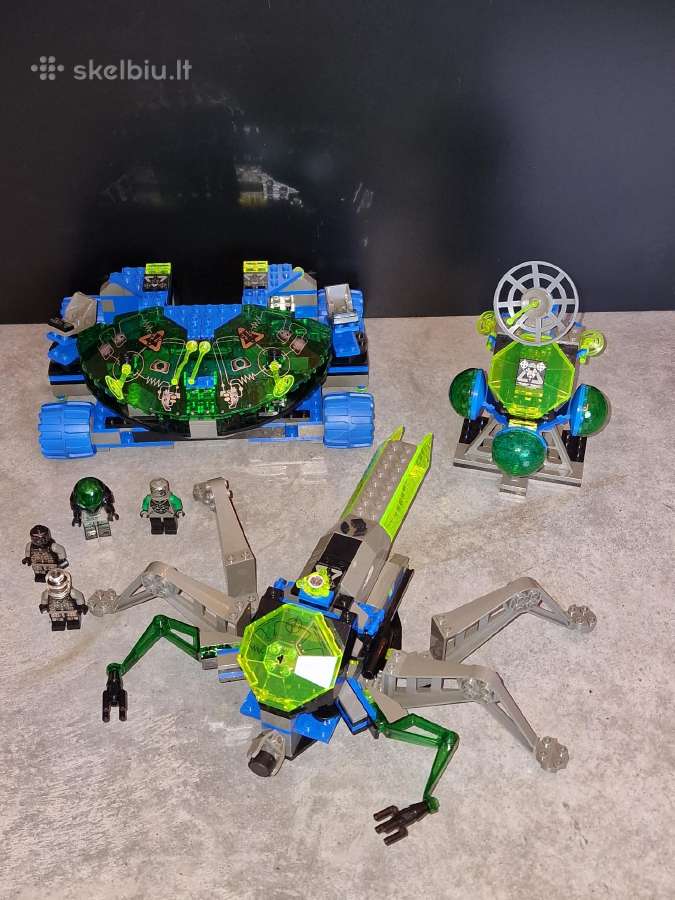 Lego System 6977 – Arachnoid Star Base (1998)