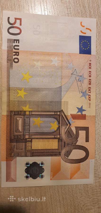50 euru is pakelio