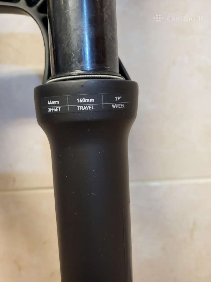 Amortizuojančios šakės Rock shox, Fox ir kitos - nuotraukos Nr. 19