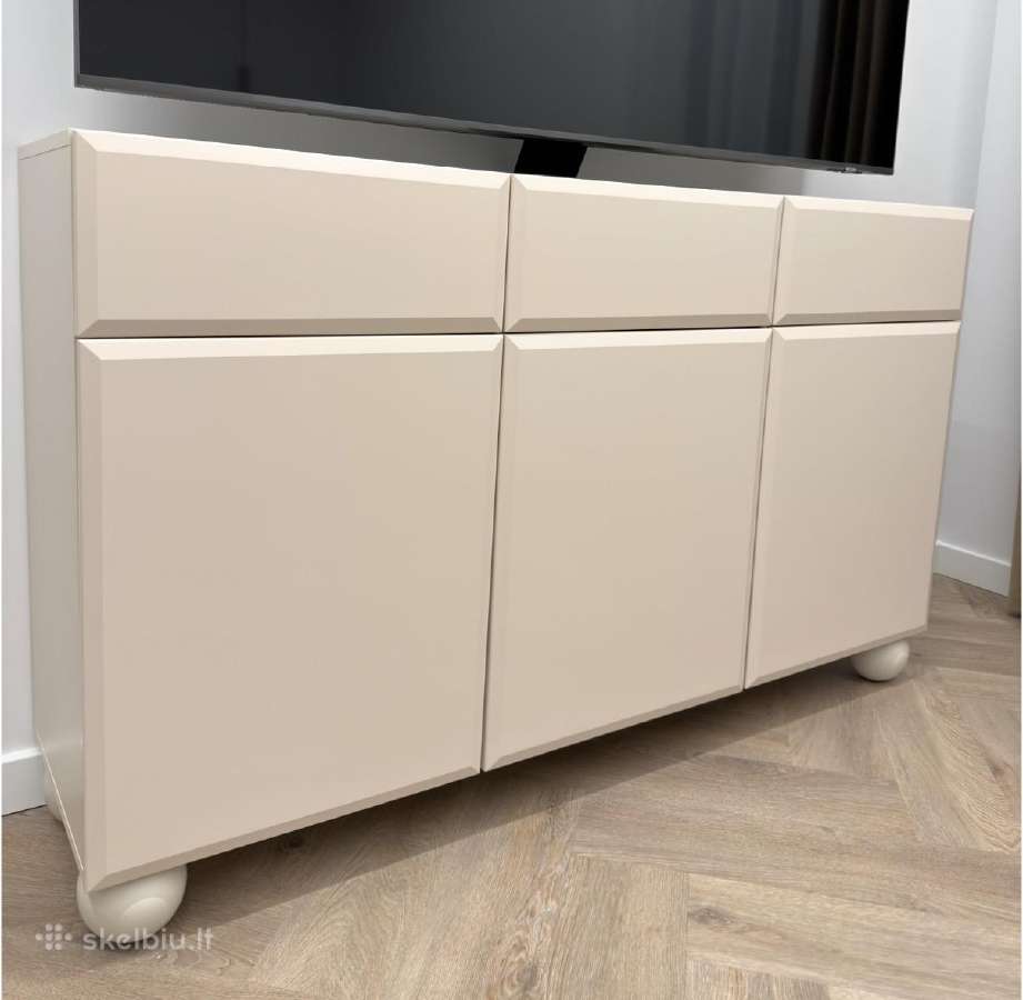 Komoda ir 2 naktinės spintelės