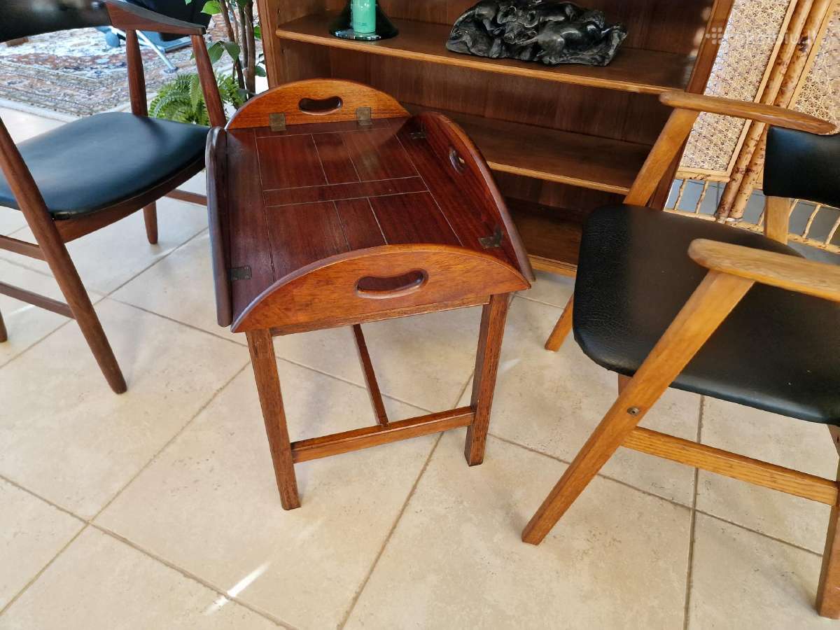 Vintažinis kolonijinio st. raudonmedžio staliukas - nuotraukos Nr. 16