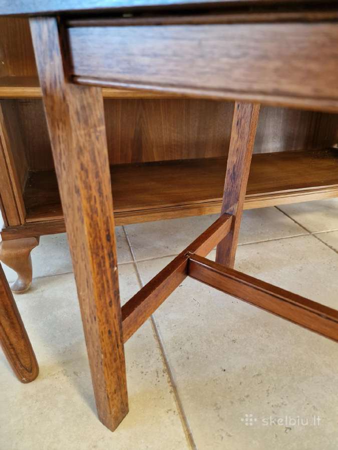 Vintažinis kolonijinio st. raudonmedžio staliukas - nuotraukos Nr. 19